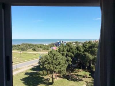 Departamento en alquiler en Pinamar. 1 ambientes, 1 baño y capacidad de 1 a 4 personas. A 150 m de la playa