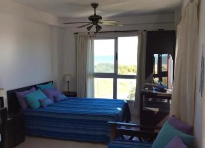 Departamento en alquiler en Pinamar. 1 ambientes, 1 baño y capacidad de 1 a 4 personas. A 150 m de la playa