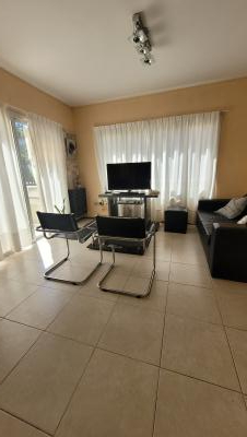 Departamento en alquiler en Pinamar. 3 ambientes, 2 baños y capacidad de 2 a 5 personas. 