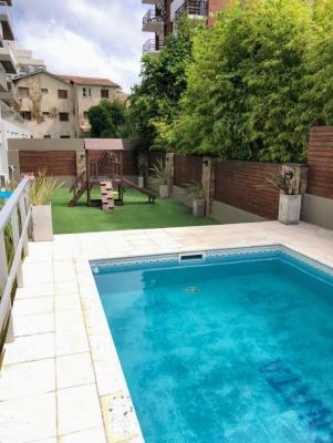 Departamento en alquiler en Pinamar. 1 ambientes, 1 baño y capacidad de 1 a 2 personas. A 50 m del centro