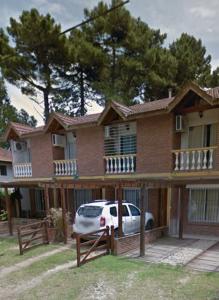 Duplex en alquiler en Pinamar. 3 ambientes, 1 baño y capacidad de 2 a 4 personas. 