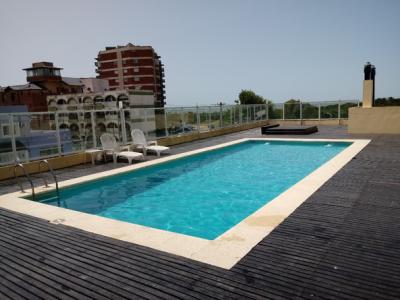 Departamento en alquiler en Pinamar. 2 ambientes, 1 baño y capacidad de 1 a 2 personas. A 100 m de la playa