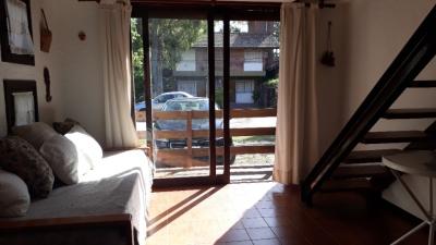 Duplex en alquiler en Pinamar. 2 ambientes, 1 baño y capacidad de 2 a 4 personas. 