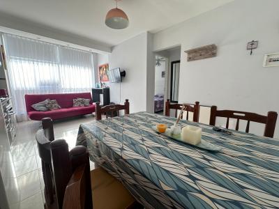 Departamento en alquiler en Pinamar. 2 ambientes, 1 baño y capacidad de 1 a 4 personas. A 250 m de la playa