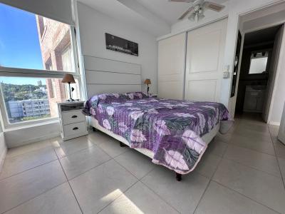 Departamento en alquiler en Pinamar. 2 ambientes, 1 baño y capacidad de 1 a 4 personas. A 250 m de la playa