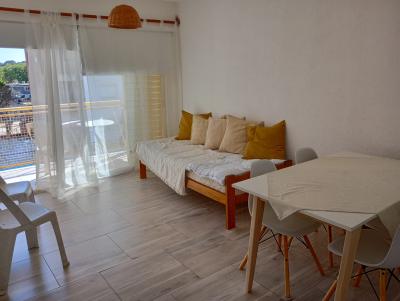 Departamento en alquiler en Pinamar. 3 ambientes, 1 baño y capacidad de 1 a 4 personas. A 50 m del centro